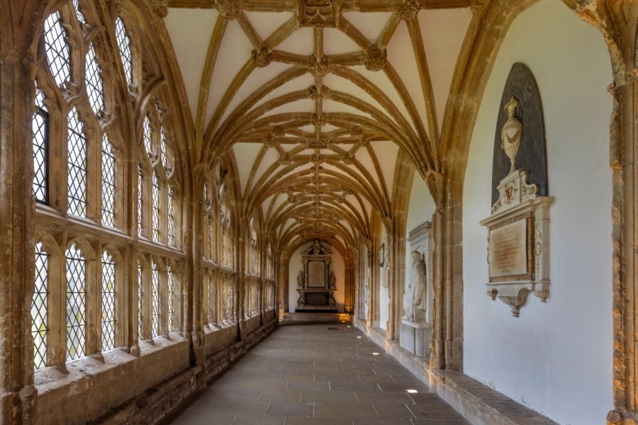 WELLS CATHEDRAL
