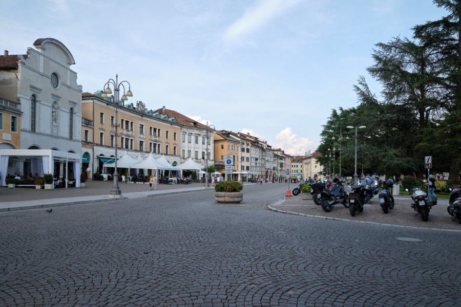 PIAZZA DEI MARTIRI