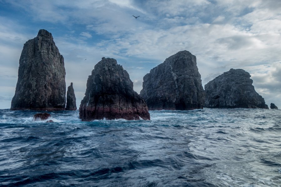Formations rocheuses près de l'île de Malpelo. HakBak - Shutterstock.com