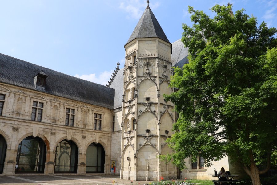 HÔTEL DES ÉCHEVINS