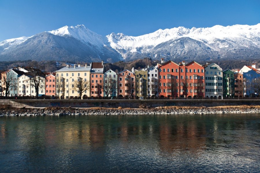 Vue sur les batiments colorés de Innsbruck. Gim42 - iStockphoto
