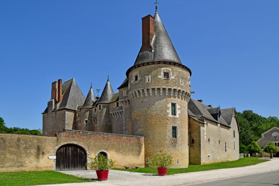 CHÂTEAU DE FOUGÈRES-SUR-BIÈVRE