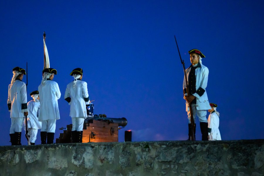 CEREMONIA DEL CAÑONAZO DE LAS NUEVE