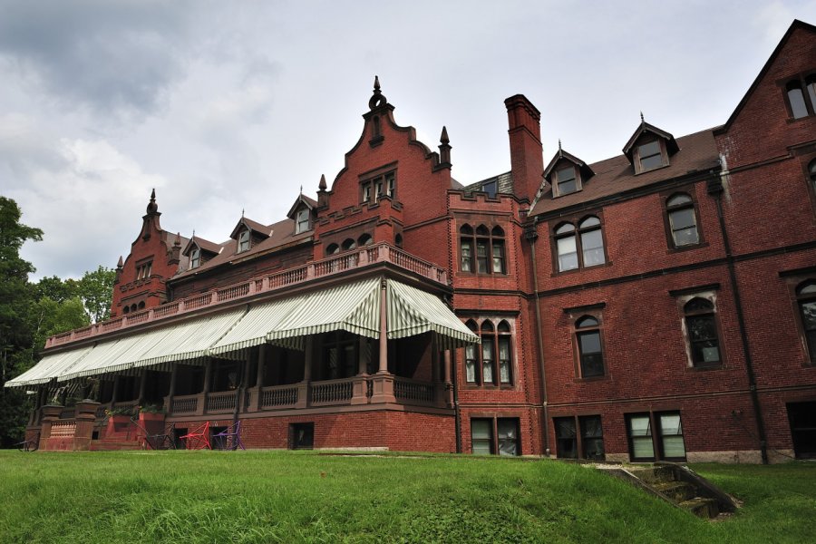 VENTFORT HALL - HOME OF GILDED AGE