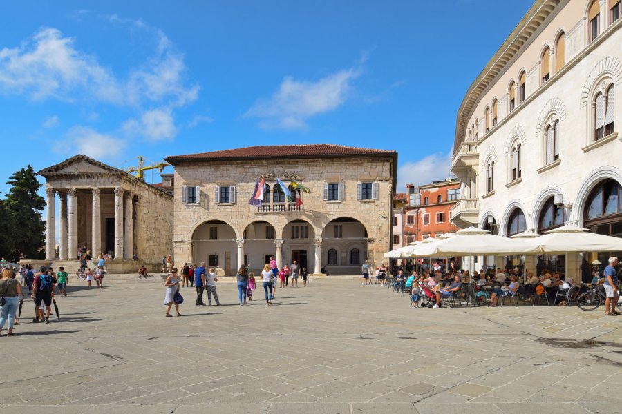 HÔTEL DE VILLE