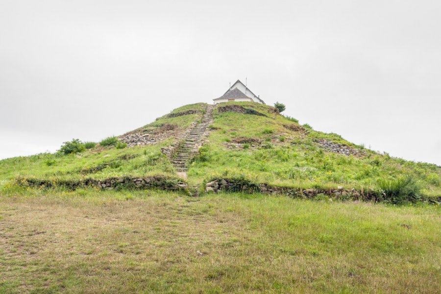 LE TUMULUS DE SAINT-MICHEL