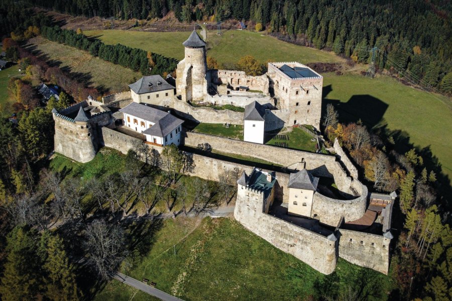 CHATEAU DE STARÁ ĽUBOVNA (ĽUBOVNIANSKY HRAD)