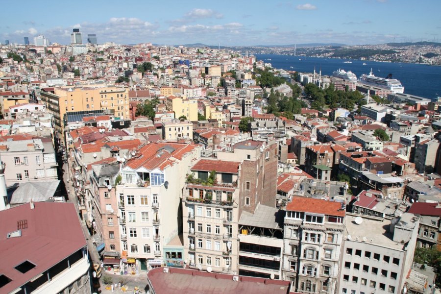 Vue de Beyoğlu et Taksim depuis la tour de Galata. Stéphan SZEREMETA