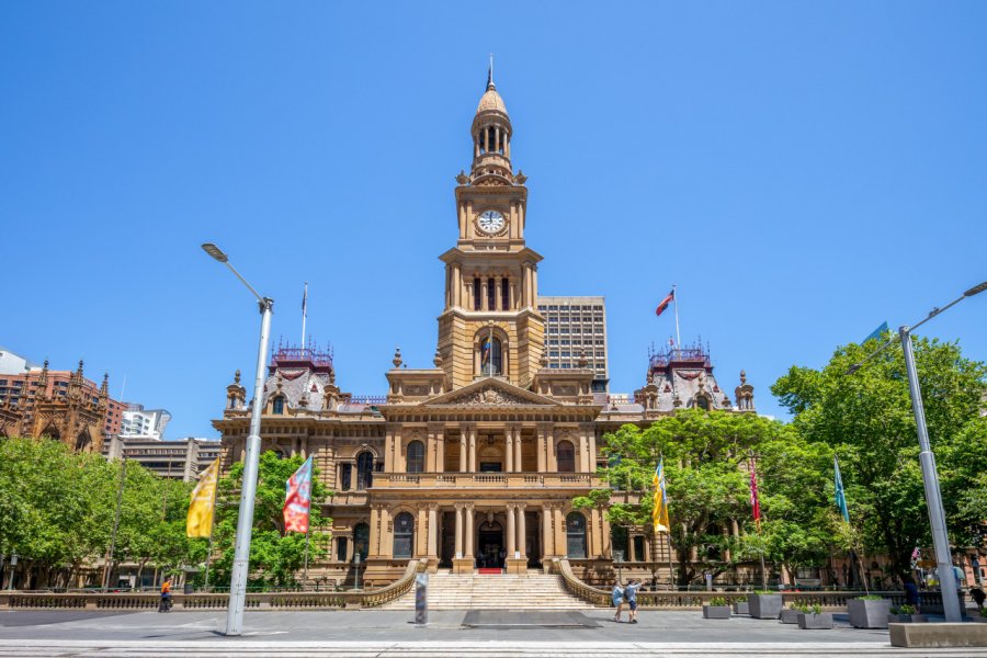 SYDNEY TOWN HALL