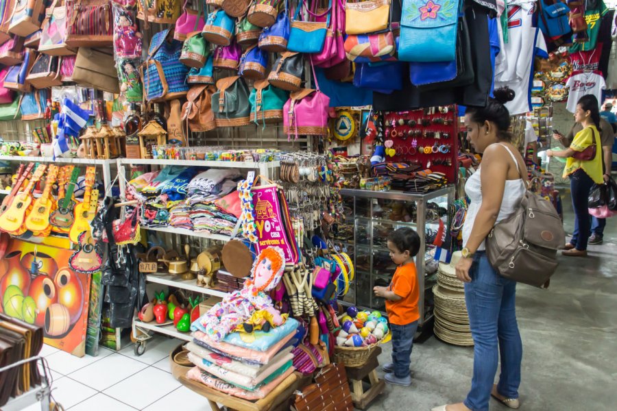 MERCADO ROBERTO HUEMBES