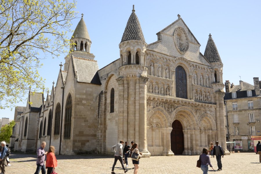 ÉGLISE NOTRE-DAME-LA-GRANDE