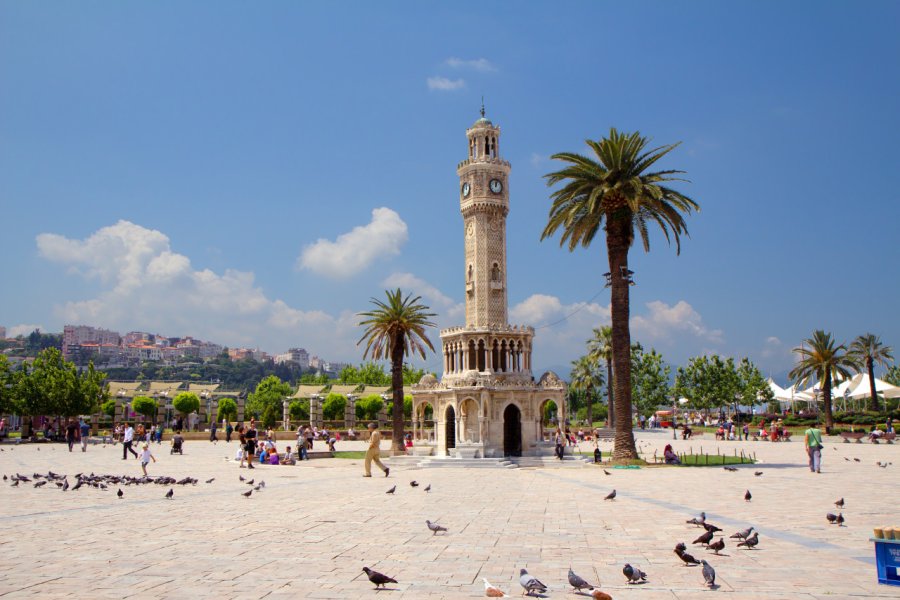 BELEDIYE ET TOUR DE L'HORLOGE