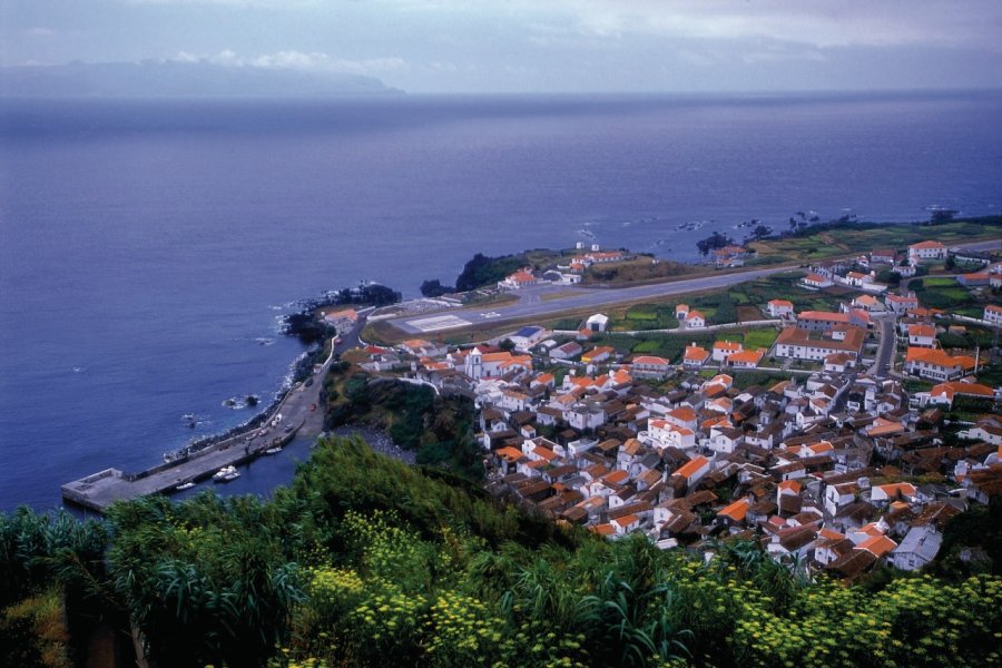 Vue de Vila do Corvo. Associação de Turismo dos Açores
