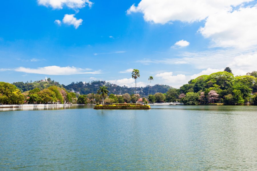 KANDY LAKE (BOGAMBARA LAKE)