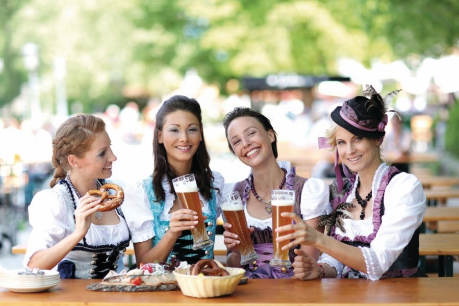 Les Bavaroises se mettent sur leur 31 pour célébrer l'Oktoberfest. Peter Atkins - Fotolia