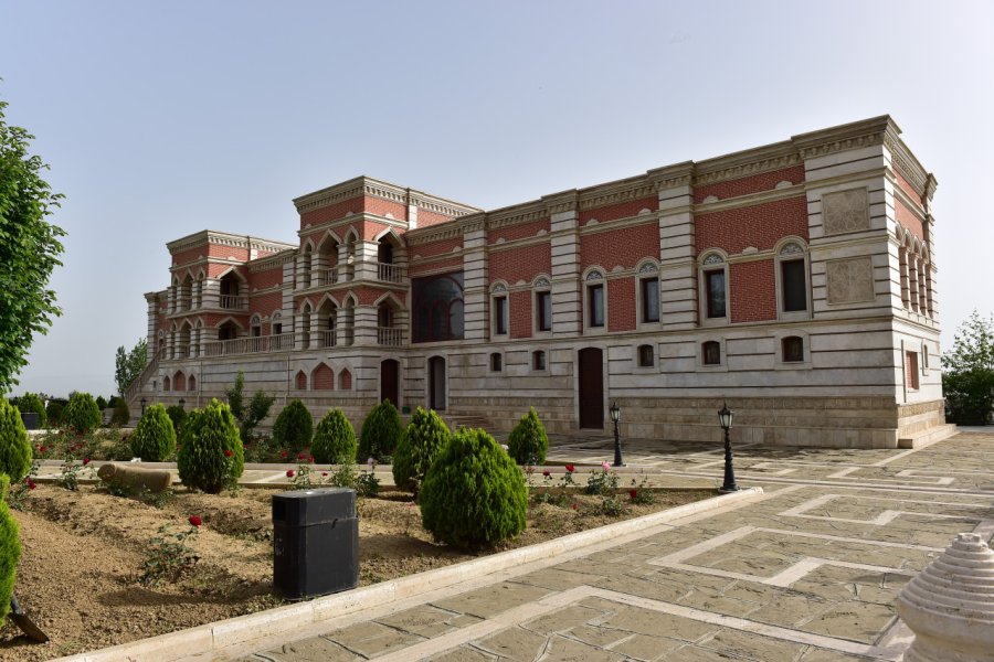 PALAIS DES KHANS