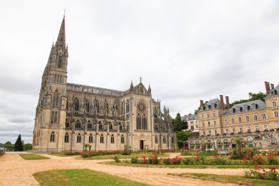 BASILIQUE NOTRE-DAME DE MONTLIGEON