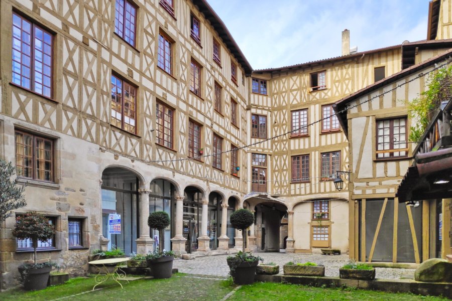 LA COUR DU TEMPLE