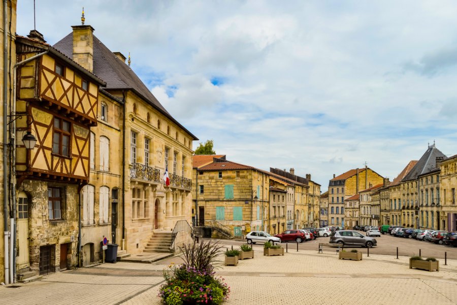 PLACE SAINT-PIERRE