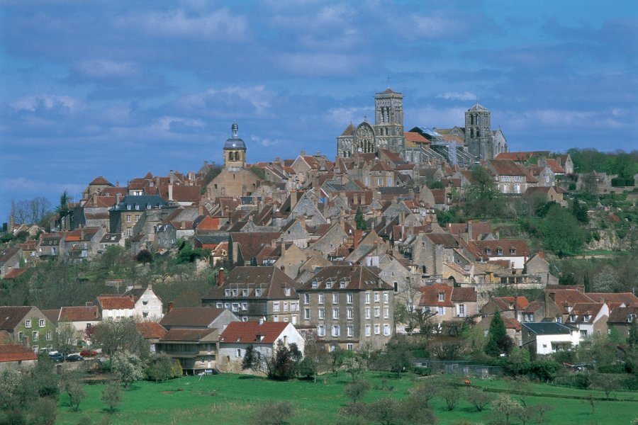 Vue de Vézelay. ITZAK NEWMANN - ICONOTEC