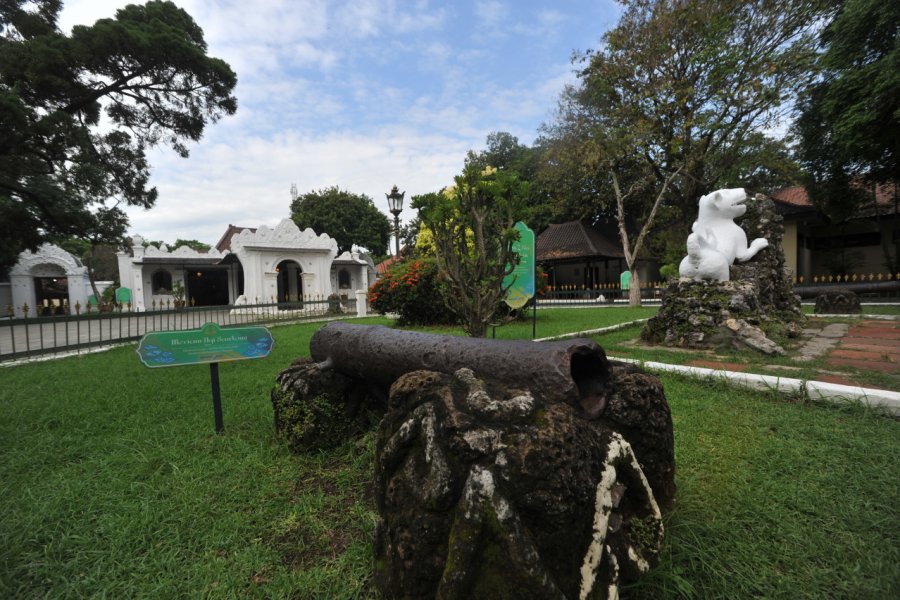 KRATON KESEPUHAN