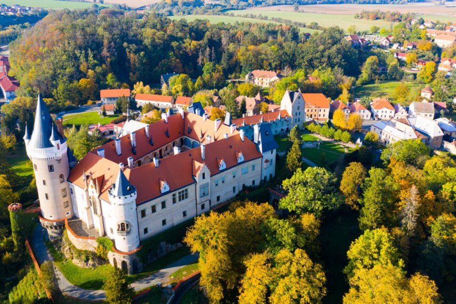 CHÂTEAU DE ŽLEBY (STATNI ŽLEBY ZÁMEK)