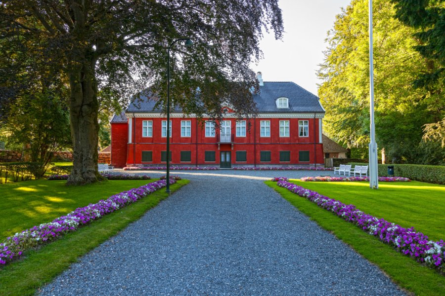 MANOIR DE LEDAAL