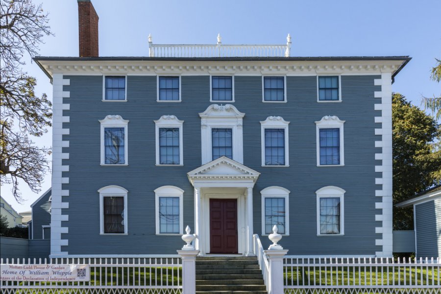 MOFFATT-LADD HOUSE & GARDEN