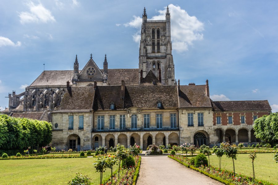 PALAIS ÉPISCOPAL - MUSÉE BOSSUET