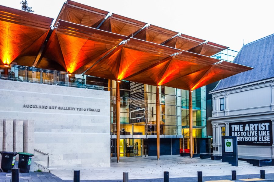 AUCKLAND ART GALLERY