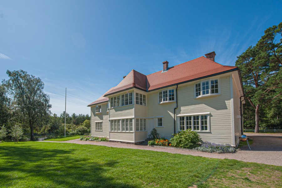 MANOIR DE RISØBANK