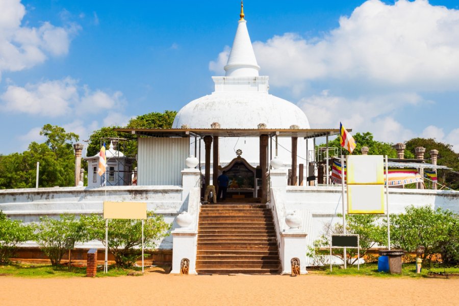 LANKARAMA DAGOBA