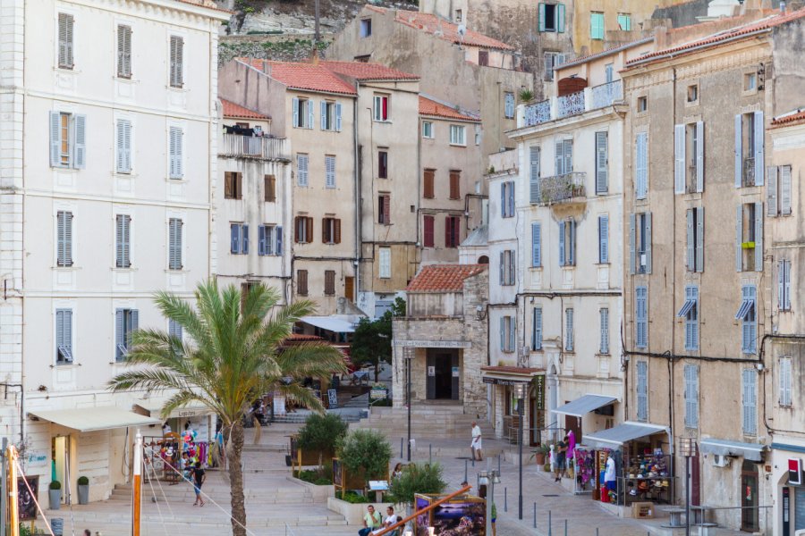 LA PLACE DU MARCHÉ