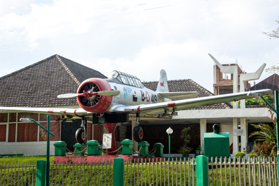 MUSÉE MILITAIRE (PERJUANGAN)