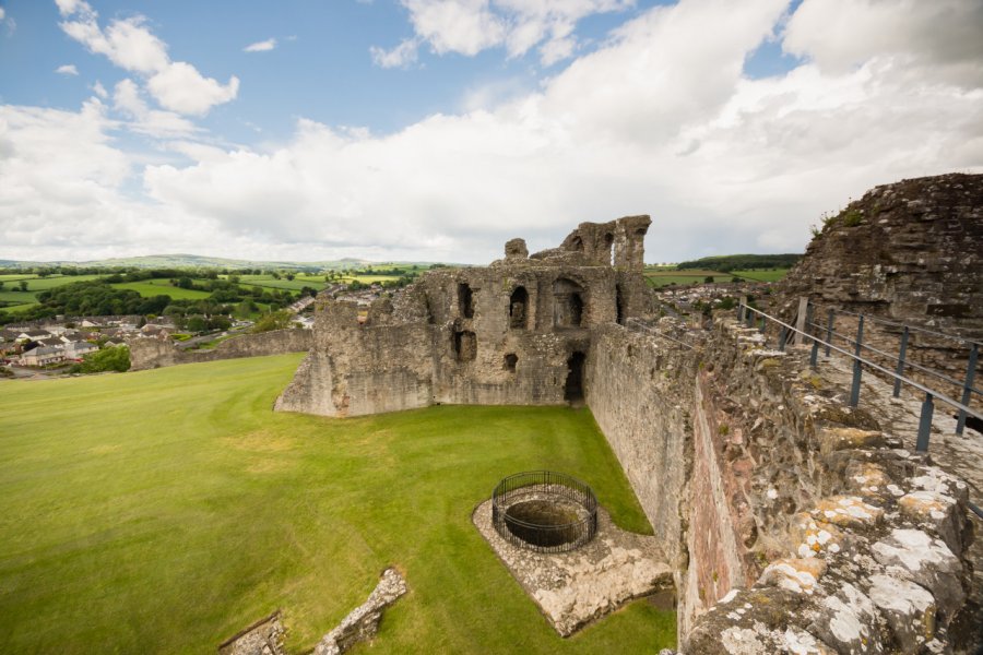 DENBIGH CASTLE