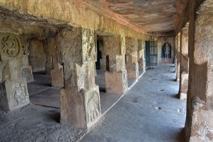 UNDAVALLI CAVES