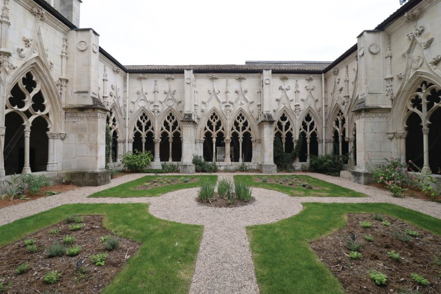 CLOÎTRE SAINT-GENGOULT