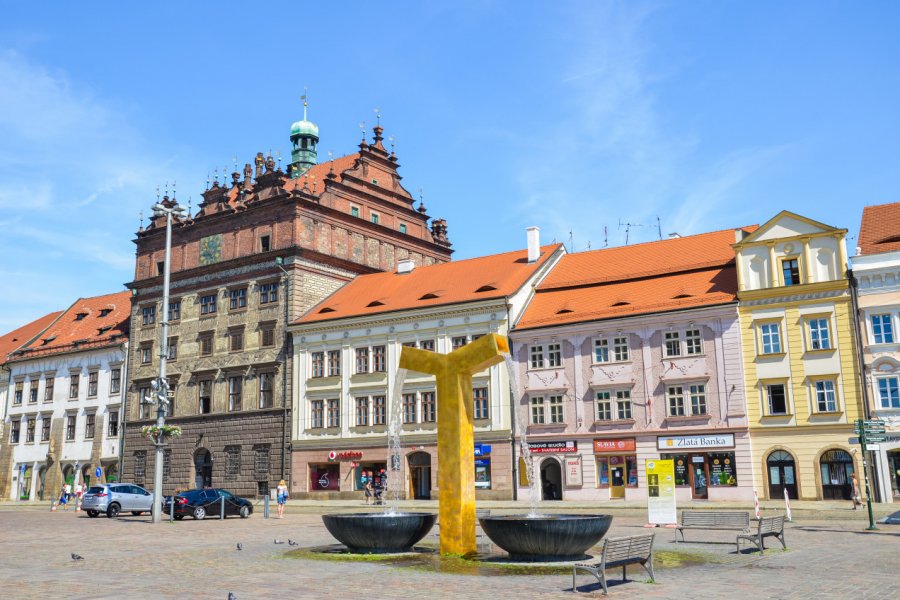 PLACE DE LA RÉPUBLIQUE (NÁMĚSTÍ REPUBLIKY)