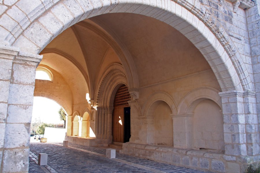 L'HÔPITAL DES PÈLERINS ET SON JARDIN MÉDIÉVAL