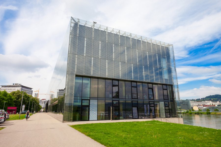 MUSÉE D'ART LENTOS (LENTOS KUNSTMUSEUM)