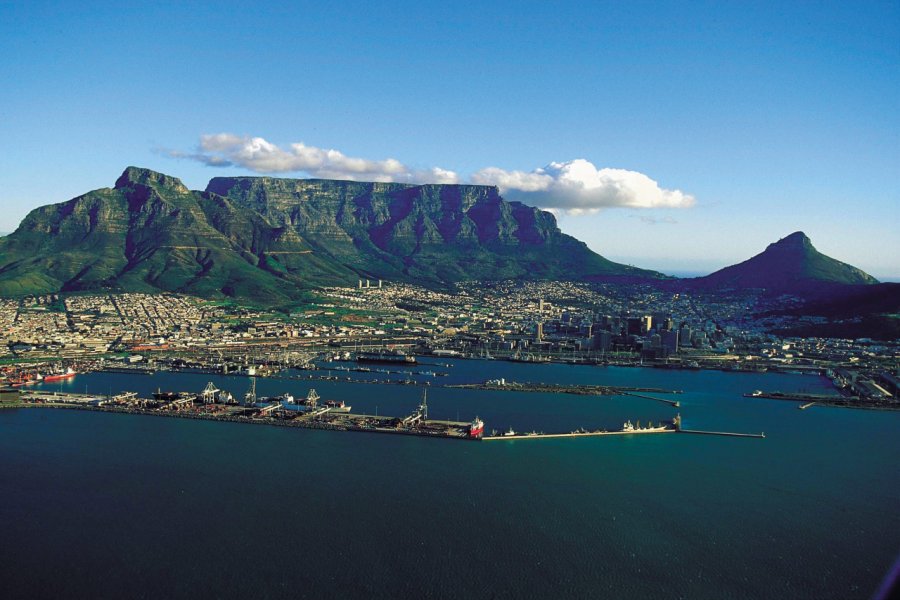 Vue aérienne du Cap South African Tourism