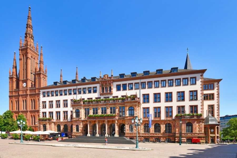 NEUES RATHAUS - NOUVEL HÔTEL DE VILLE