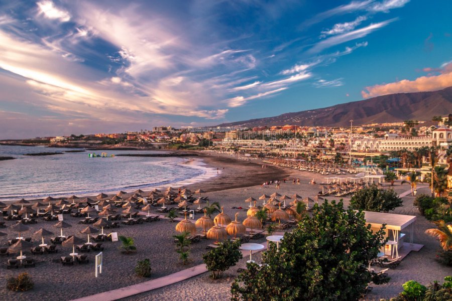 Plage de Las Americas sur l'île de Tenerife. Lumia Studio - Shutterstock.com
