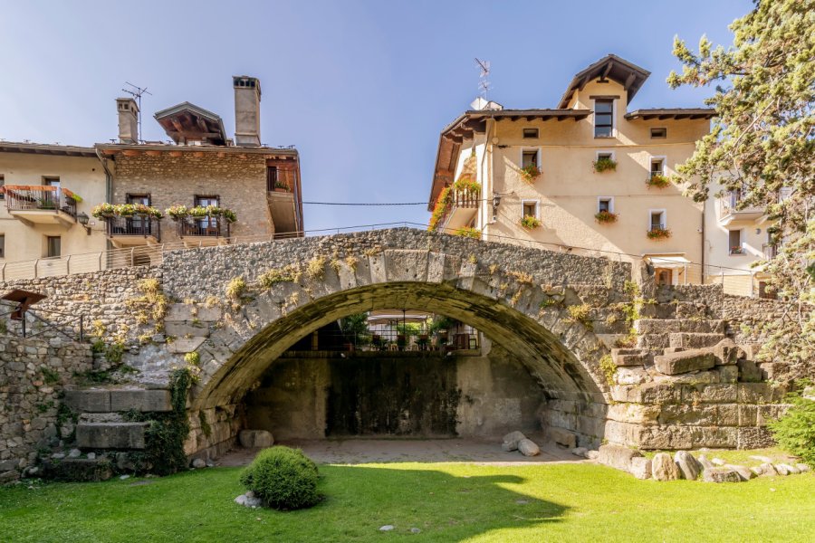 PONT ROMAIN