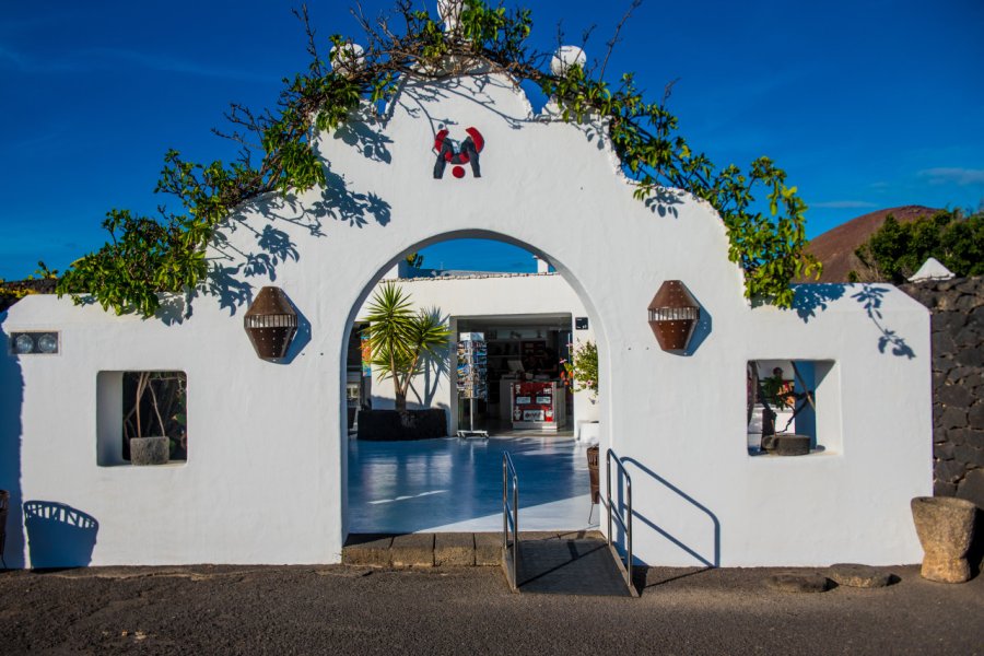 FONDATION CÉSAR MANRIQUE / MAISON DU VOLCAN