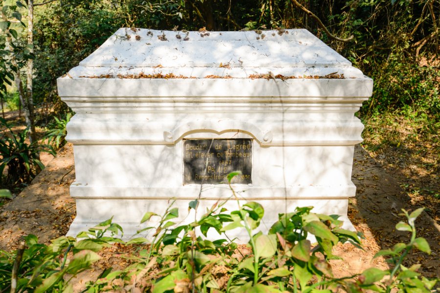 TOMBE D'HENRI MOUHOT
