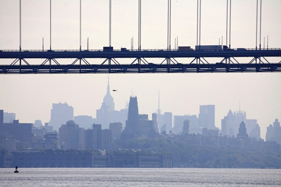 George Washington Bridge, un pont suspendu à double niveau traversant l'Hudson vers le New Jersey. Tom Pepeira - Iconotec
