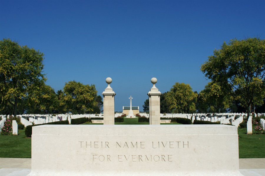 CIMETIÈRE CANADIEN DE BÉNY-SUR-MER REVIERS
