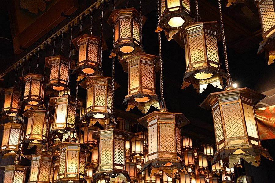 Lanternes du temple Ryozenji à Naruto. Maxime DRAY
