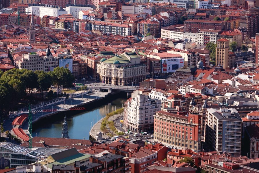 Vue de Bilbao, quartiers modernes et Casco Viejo. Philippe GUERSAN - Author's Image